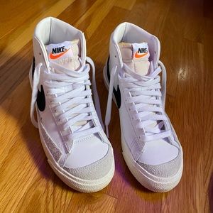 nike blazers mid 77